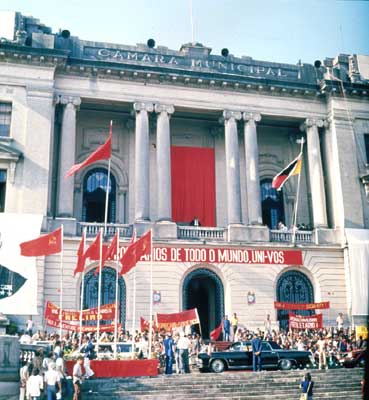 Митинг мозамбикско-советской дружбы в Мапуту.