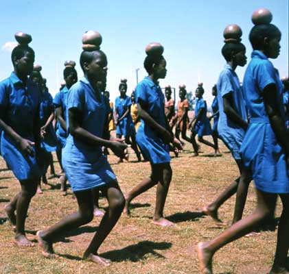 Национальный танец с горшочками.  Ботсвана.