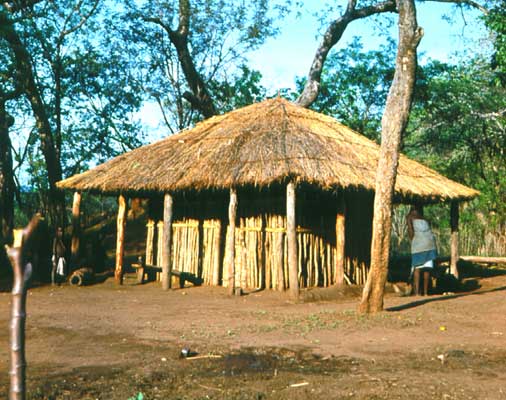 Дом собраний общинников у шона.