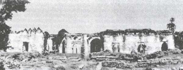 Руины Большой мечети в Килва-Кисивани.