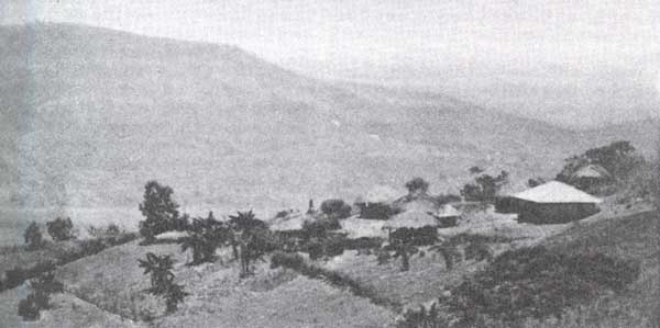 Деревня руанда в предгорьях Рувензори.