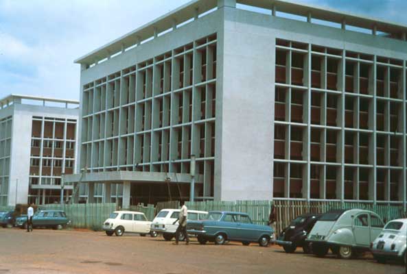 Административное здание в Яунде.